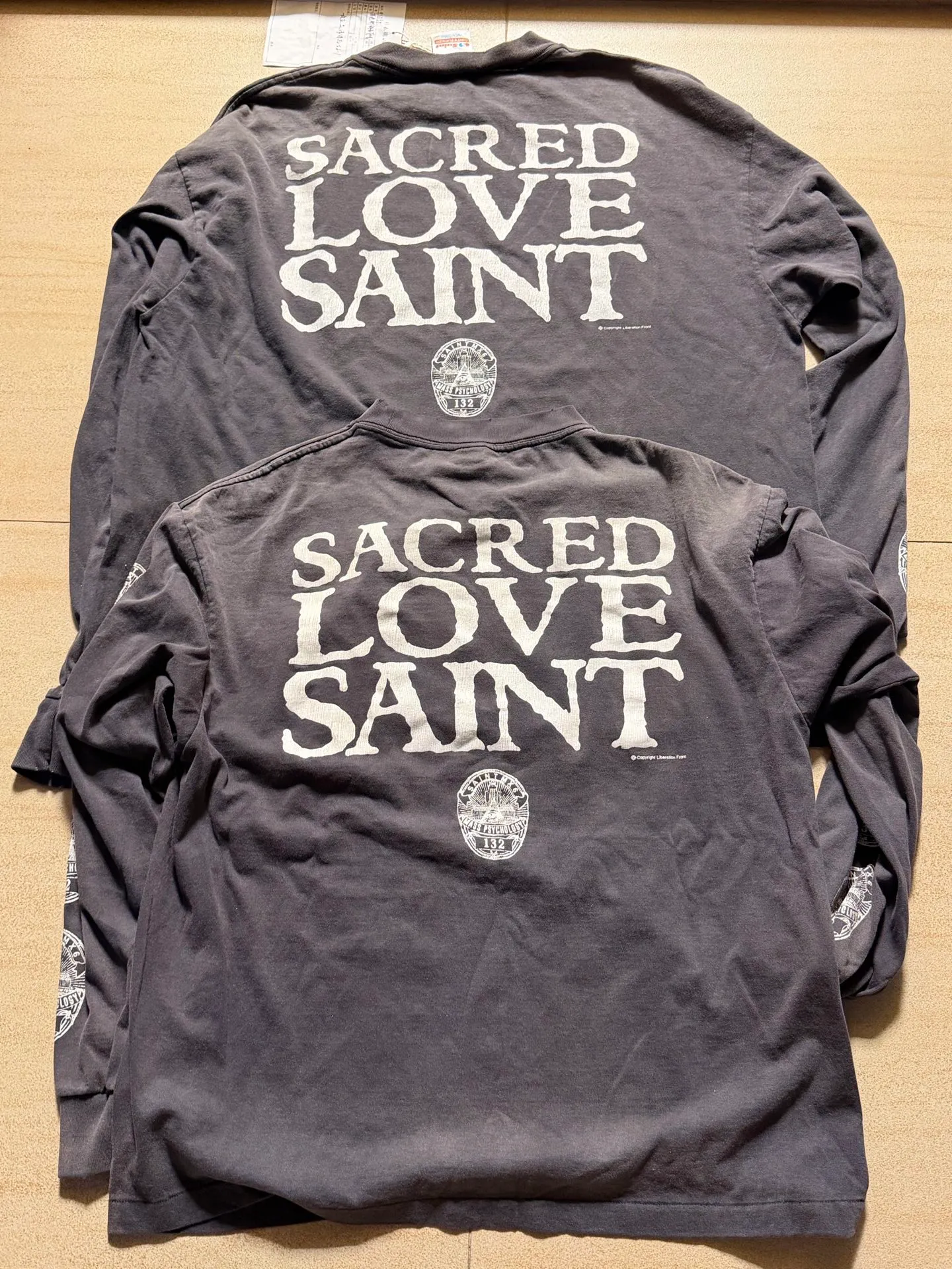 Domestic top printing factory OEM, top purchasing agent level SAINT Mxxxxxx LOVE SAINT LS TEE/BLK LOVE SAINT Big Jesus washed and distressed long sleeves, washed black S-XL, cylindrical cloth Assute dyeing, heavy washing, maliu water fading, pure hand-splashed ink holes, simulated natural fading and distressed effect, correct version, correct main mark/wash mark/angel anti-counterfeiting mark